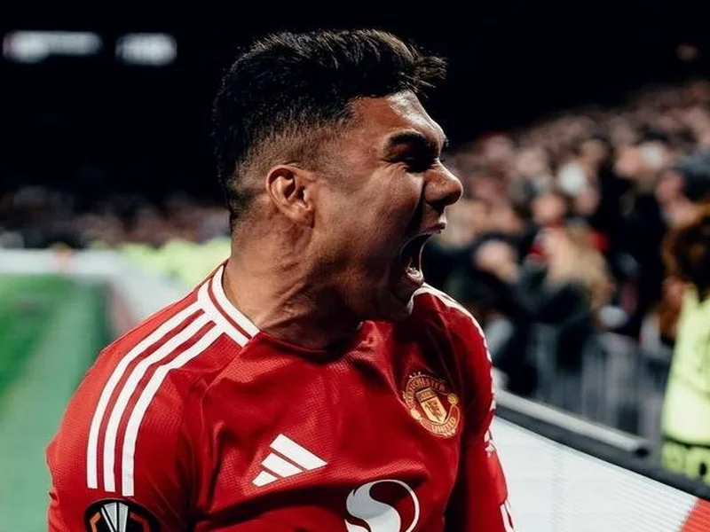 曼联vs水晶宫:谢什科、梅努首发,姆伯莫、卡塞米罗出战